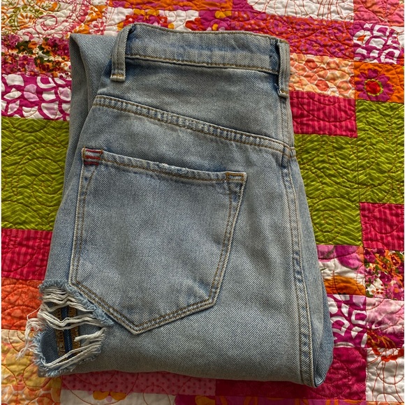 BDG by Urban Outfitters Distressed Mom High-Rise Jeans - Picture 3 of 6